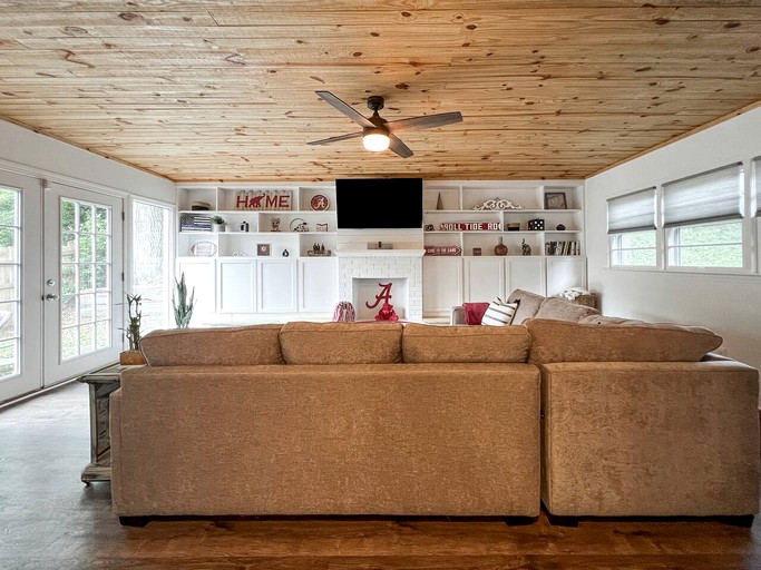 Cabins (United States of America, Northport, Alabama)