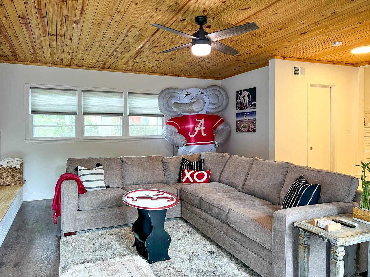 Great Cabin Perfect for Small Groups in Northport, Alabama