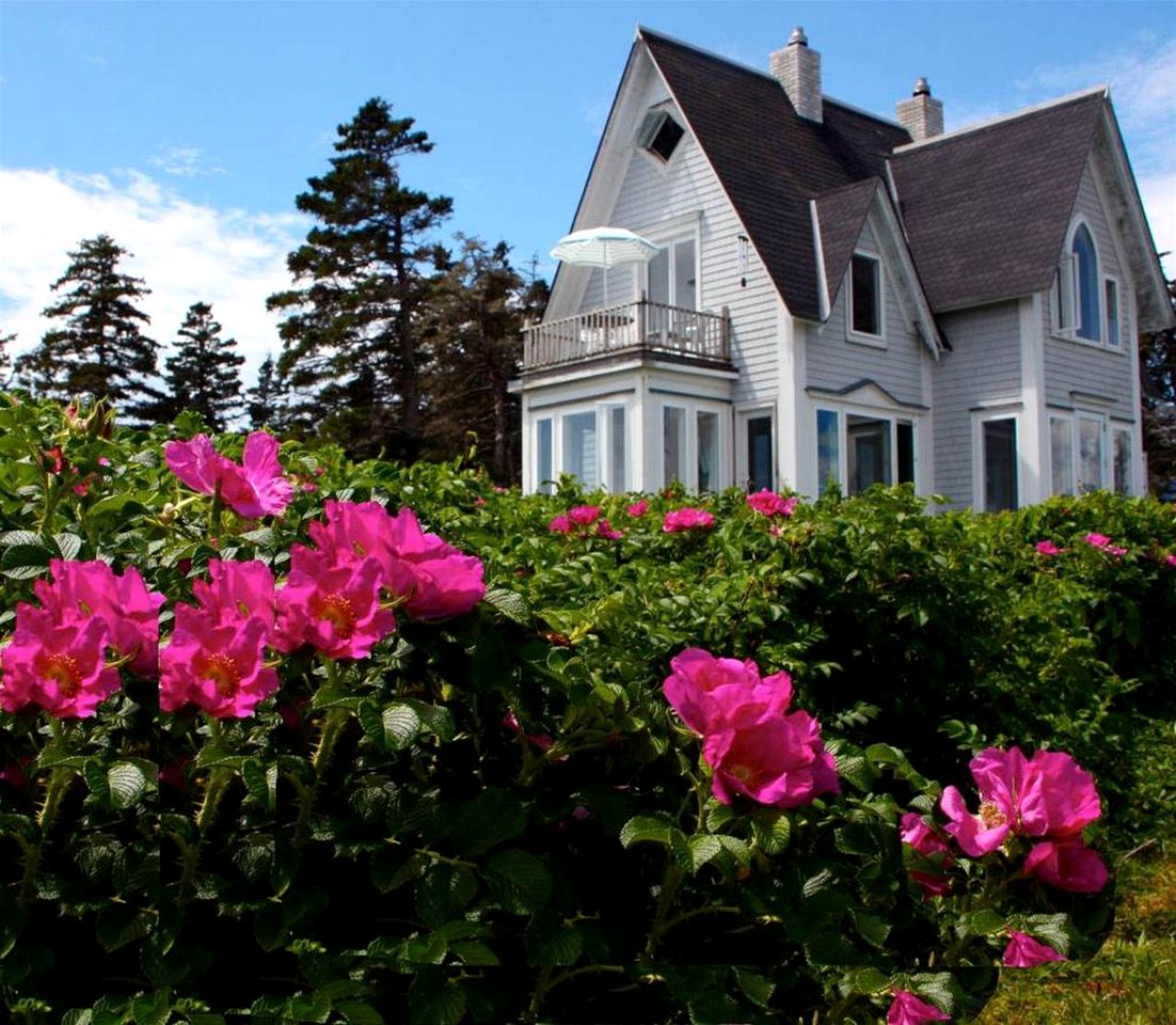 Stunning Vacation Rental with Panoramic Ocean Views on Great Duck Island, Maine