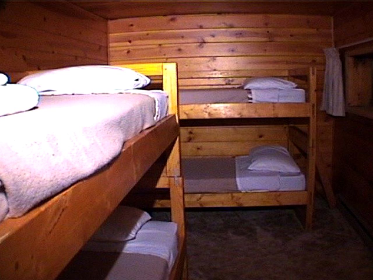 Rustic and Private Family Cabin Rental on Beech Mountain, North Carolina