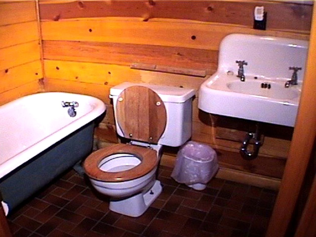 Rustic and Private Family Cabin Rental on Beech Mountain, North Carolina