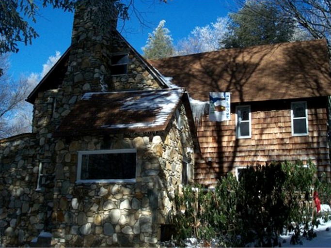 Log Cabins (Beech Mountain, North Carolina, United States)