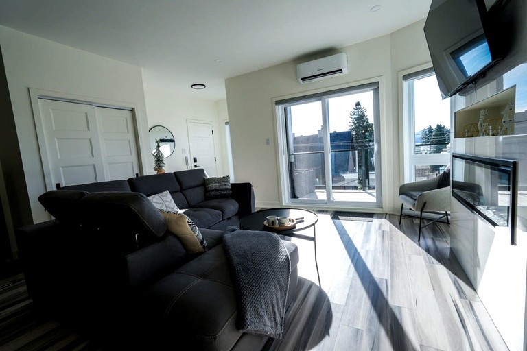 Cabins (Canada, Saint-Donat-de-Montcalm, Quebec)