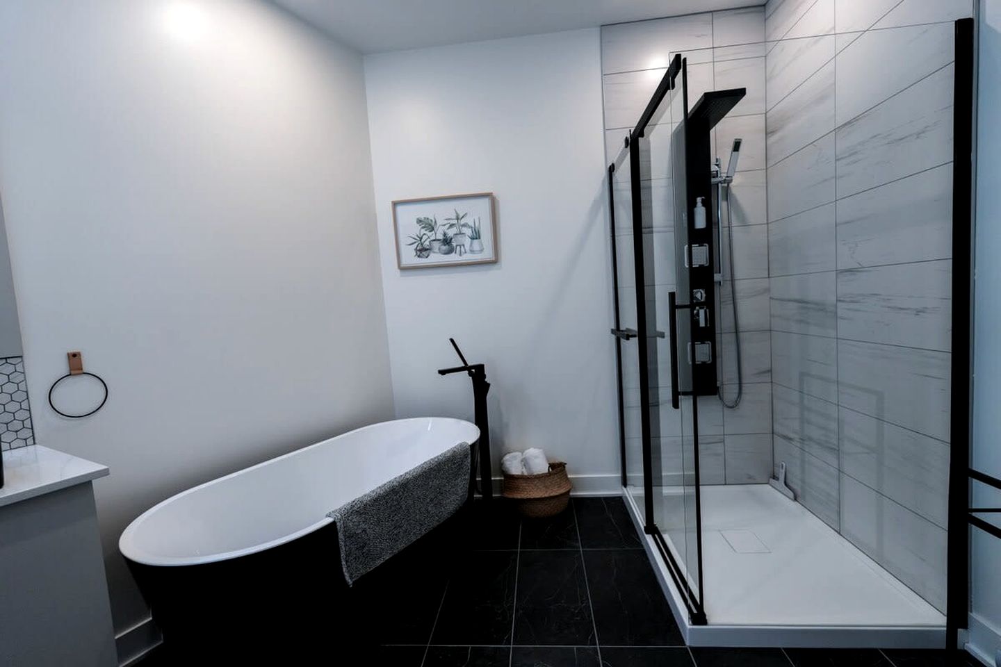 Great Family-Friendly Vacation Rental with Balcony and Barbecue in Saint Donat de Montcalm, Quebec