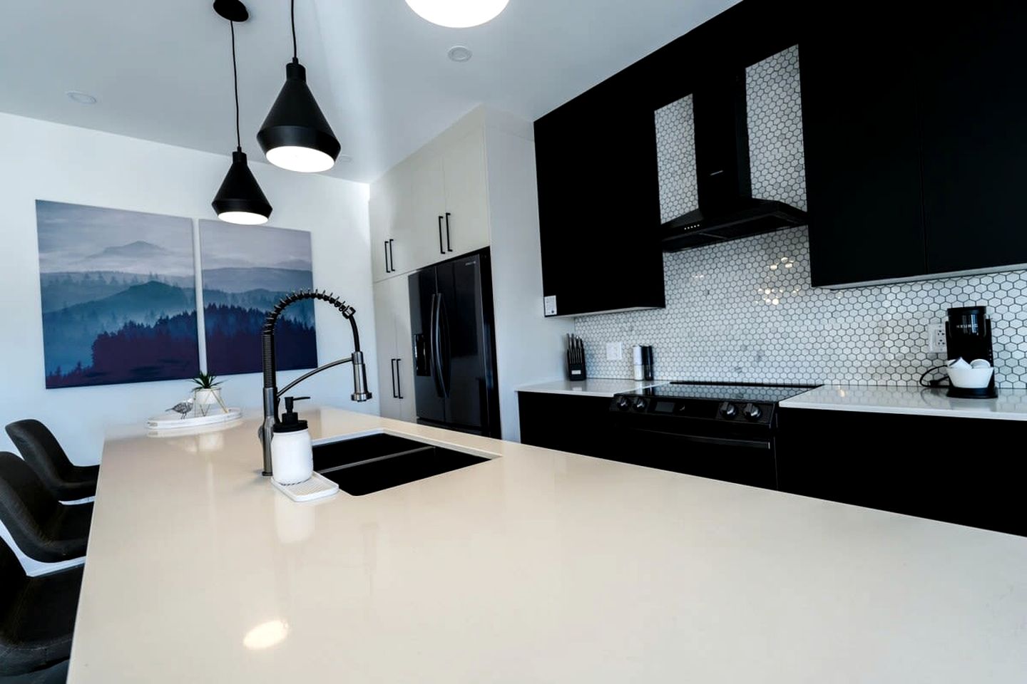 Great Family-Friendly Vacation Rental with Balcony and Barbecue in Saint Donat de Montcalm, Quebec