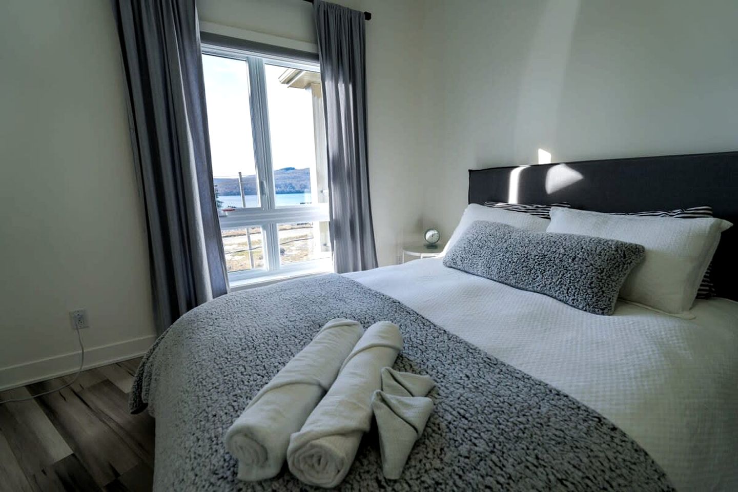 Great Family-Friendly Vacation Rental with Balcony and Barbecue in Saint Donat de Montcalm, Quebec