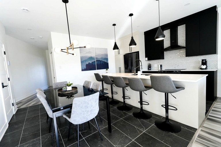 Cabins (Canada, Saint-Donat-de-Montcalm, Quebec)