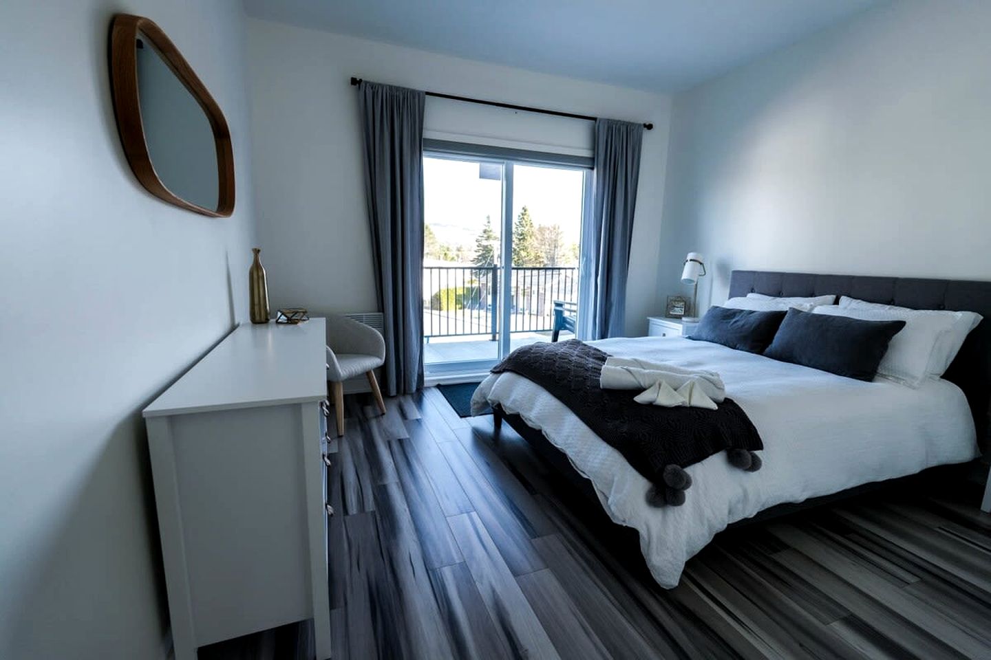 Great Family-Friendly Vacation Rental with Balcony and Barbecue in Saint Donat de Montcalm, Quebec