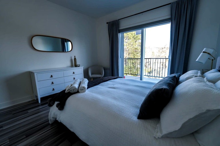 Cabins (Canada, Saint-Donat-de-Montcalm, Quebec)