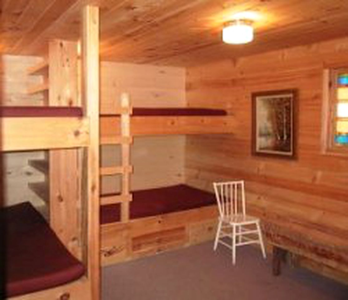 Huge Cabin with Cozy Suites in the Fargo-Moorhead Area of Minnesota