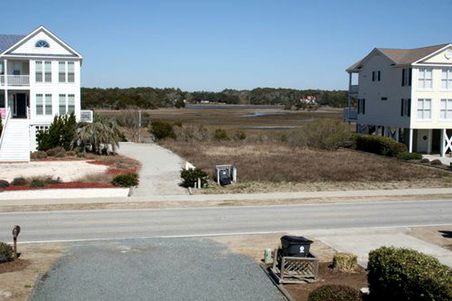 Spacious Oceanfront Cottage near Shallotte River Swamp Park in Holden Beach, North Carolina