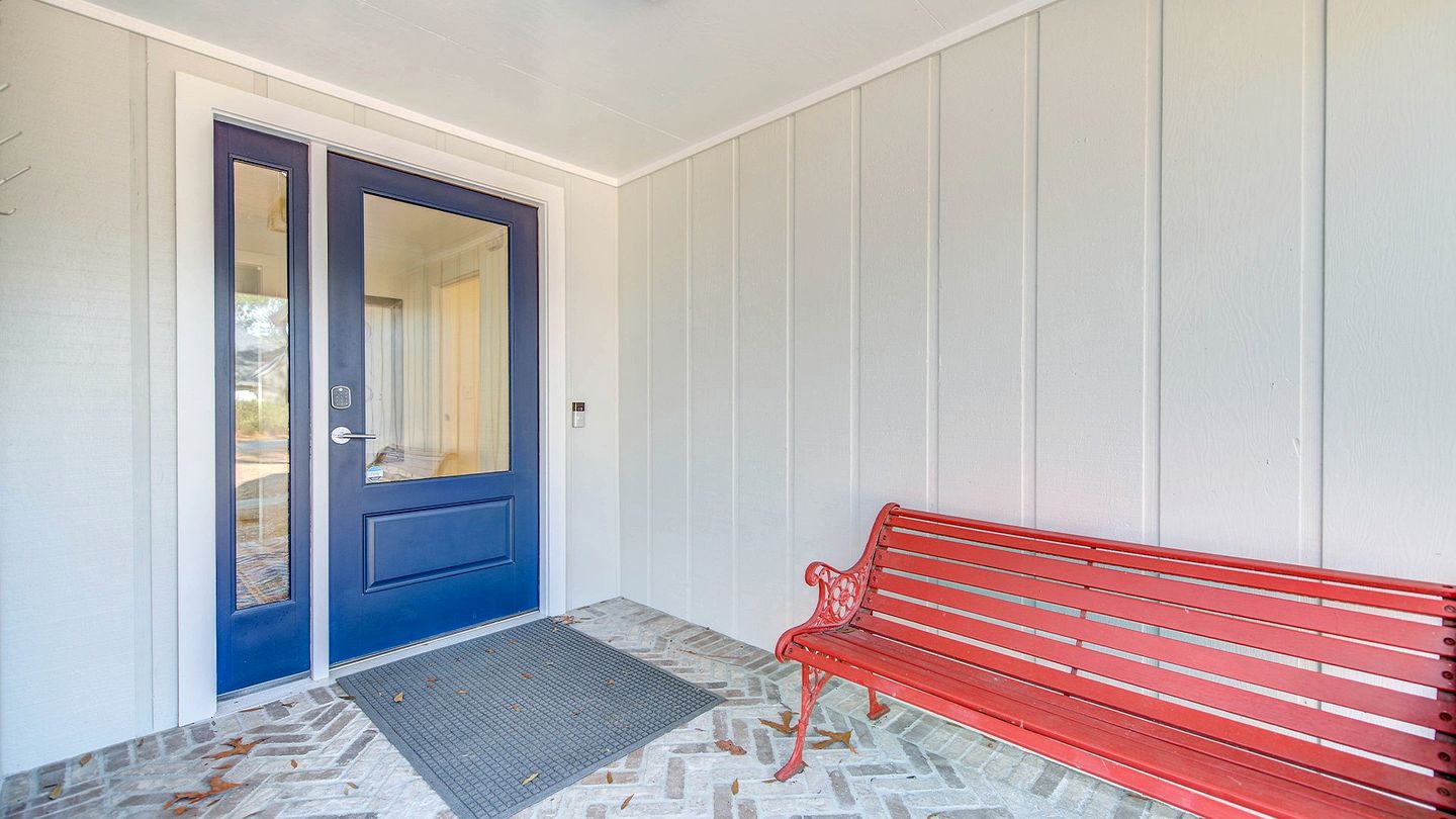 Modern Cottage with Endless Outdoor Activities in Pawleys Island, South Carolina