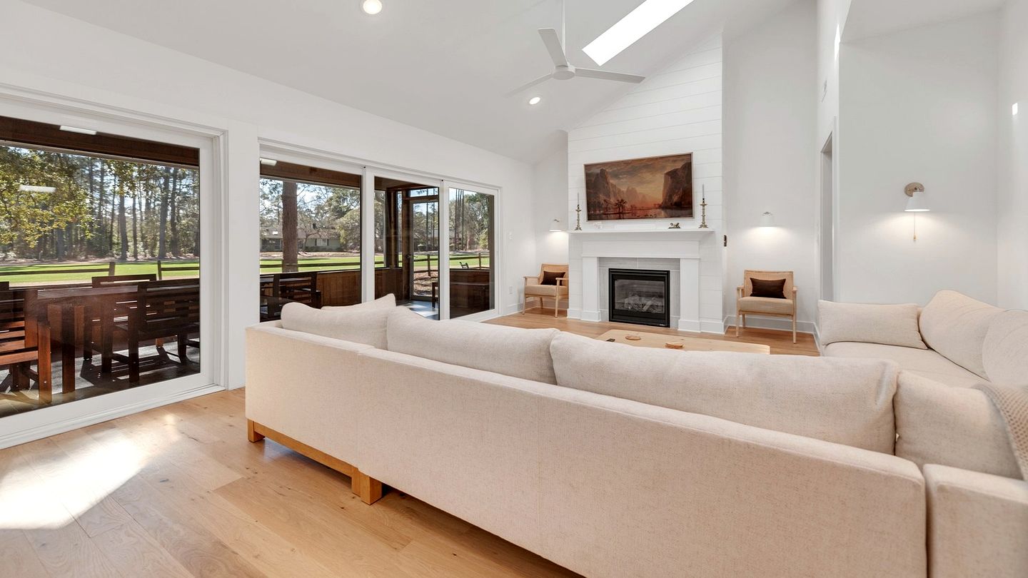 Modern Cottage with Endless Outdoor Activities in Pawleys Island, South Carolina