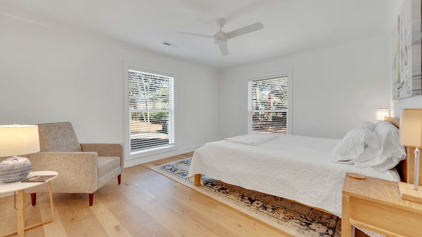 Modern Cottage with Endless Outdoor Activities in Pawleys Island, South Carolina