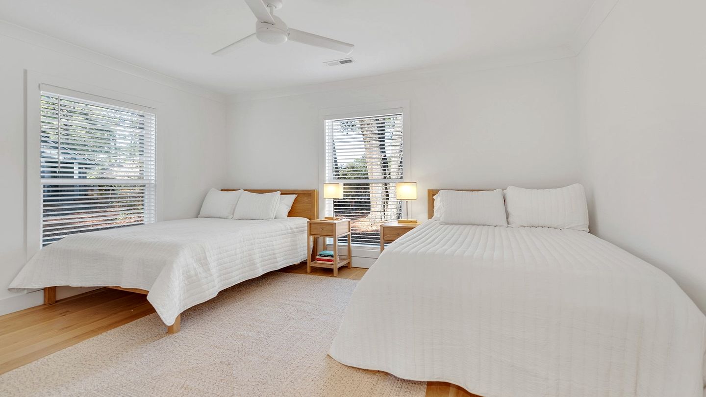 Modern Cottage with Endless Outdoor Activities in Pawleys Island, South Carolina