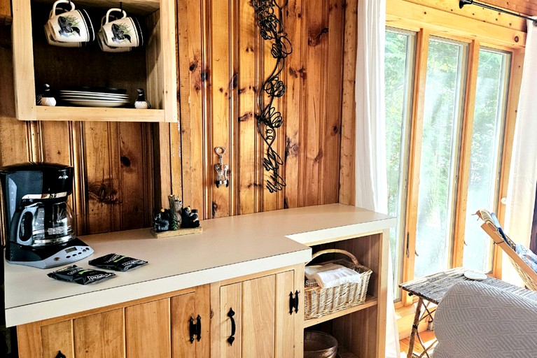 Cabins (United States of America, Belgrade, Maine)