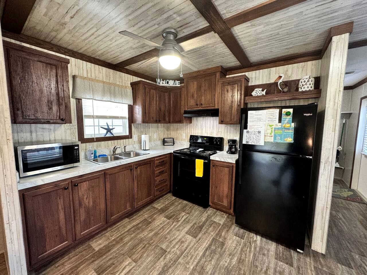 Cozy Cottage with River Access for a Fun-Filled Getaway by the Rainbow River in Florida