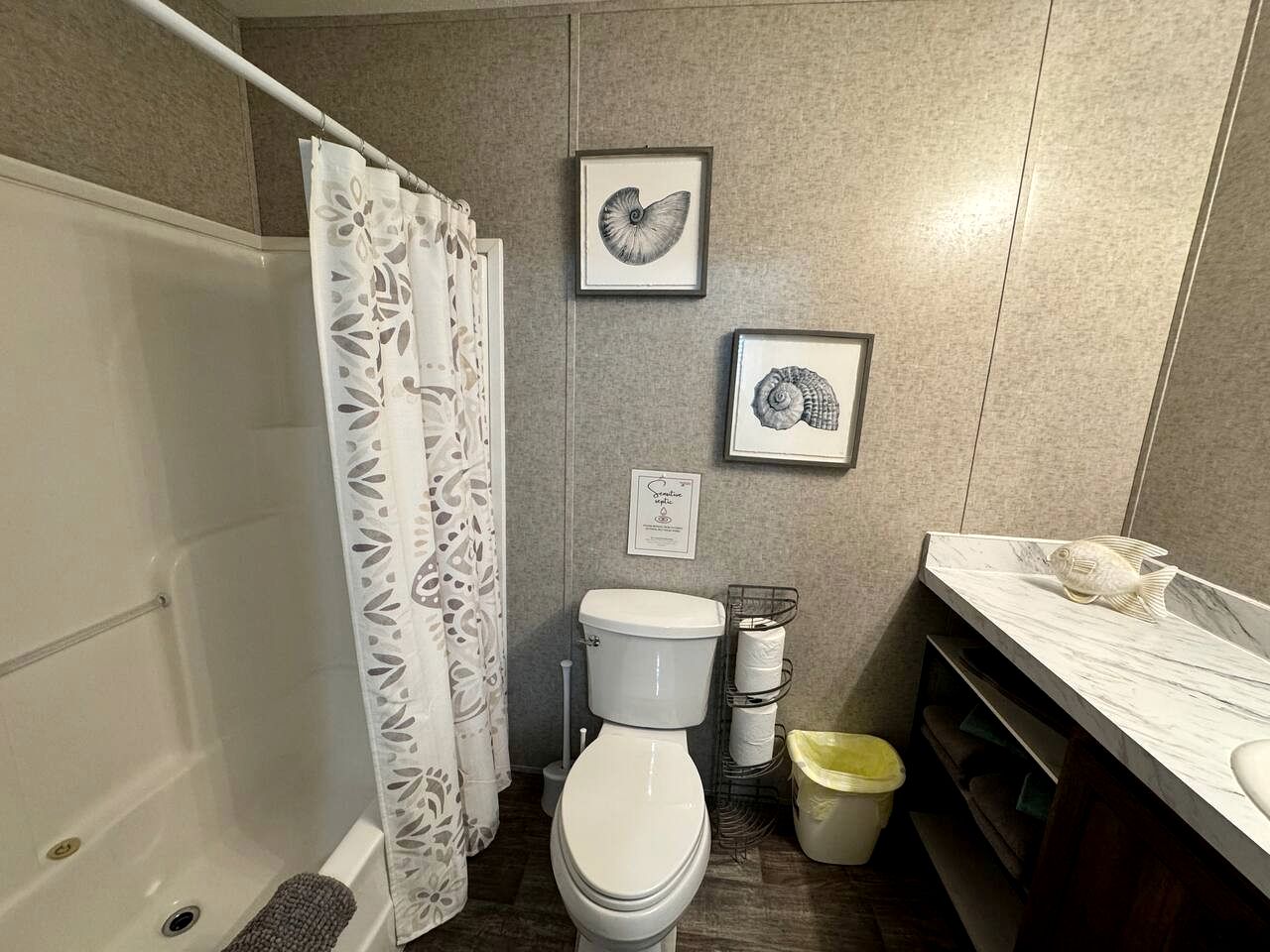 Cozy Cottage with River Access for a Fun-Filled Getaway by the Rainbow River in Florida