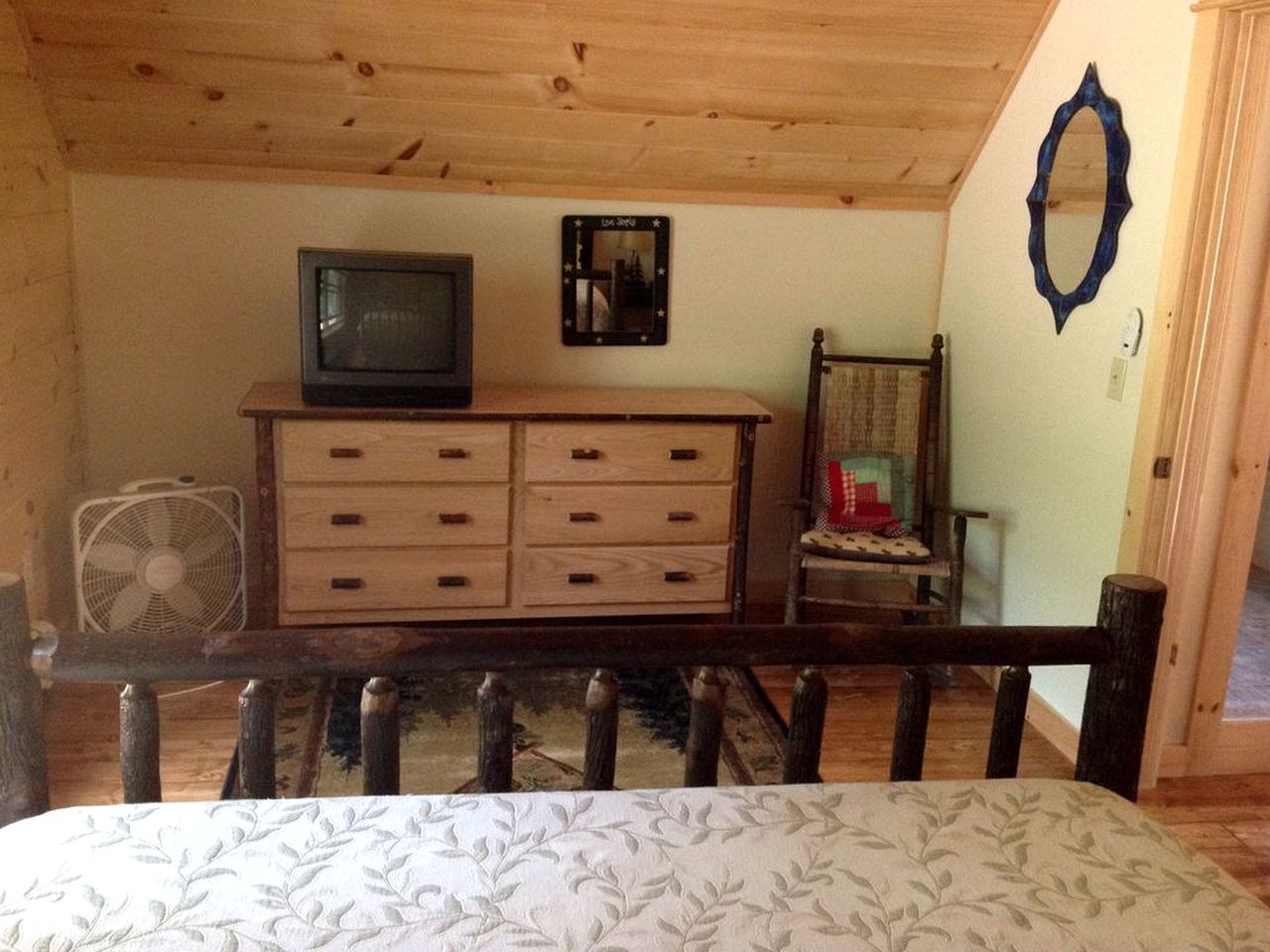 Cozy Log Cabin Rental near Lake George in Chestertown, New York