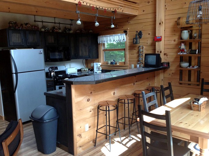 Log Cabins (Chestertown, New York, United States)