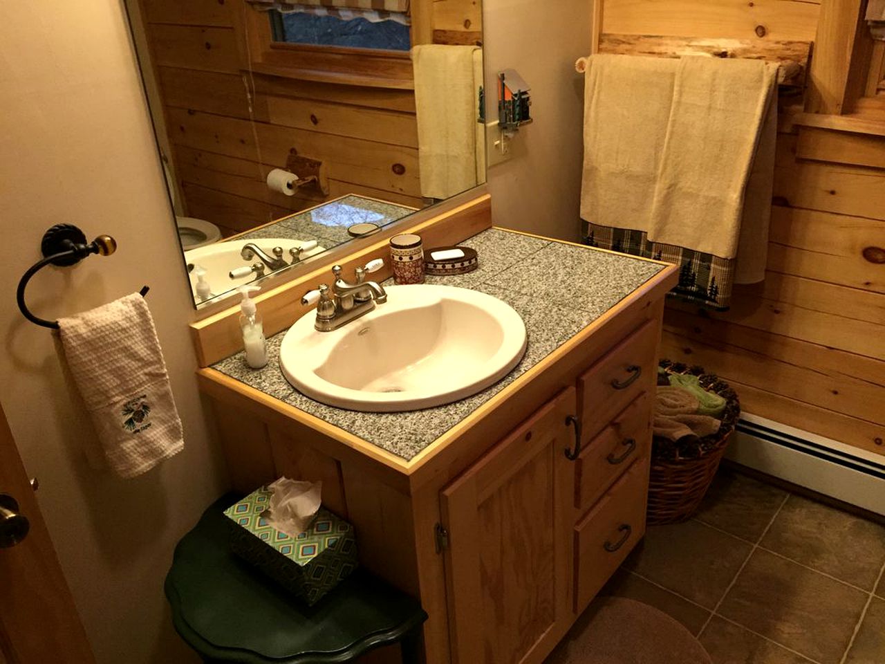 Cozy Log Cabin Rental near Lake George in Chestertown, New York