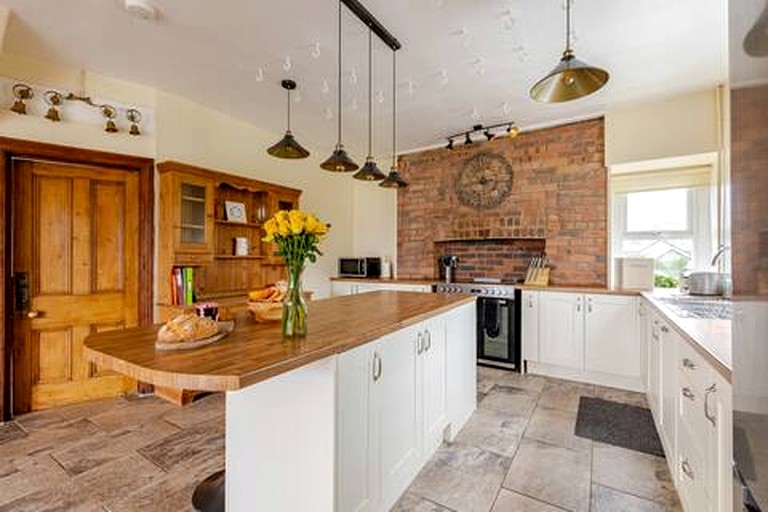 Vacation Rentals (United Kingdom, --, --)