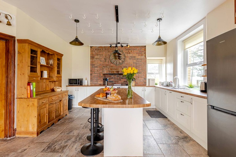 Vacation Rentals (United Kingdom, --, --)
