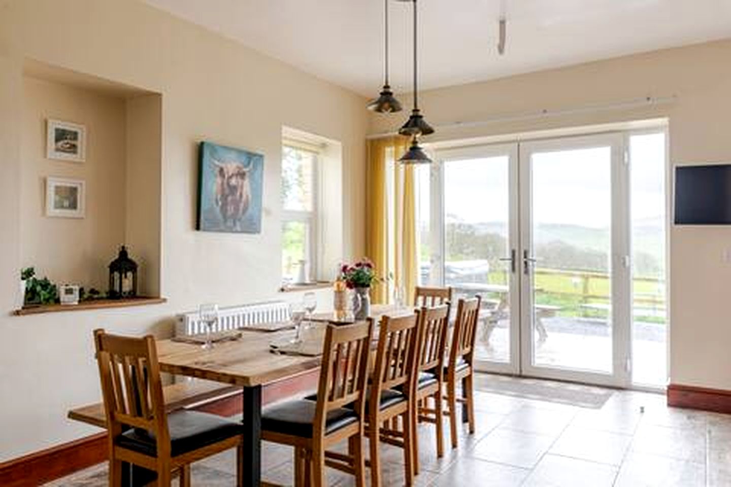 Charming Farmhouse with Hot Tub and Games Room near Llandeilo, Carmarthenshire