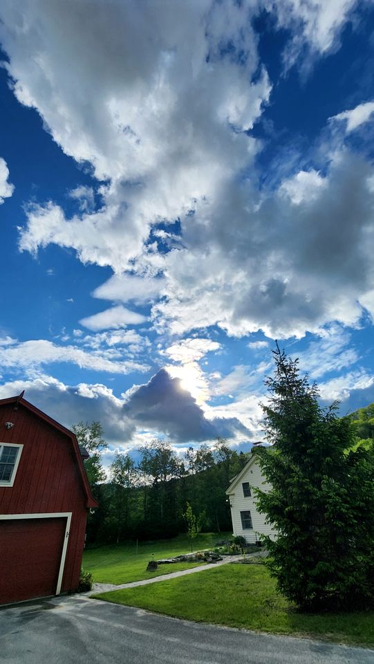 Tranquil Cabin Hideaway with Firepit and Riverfront Views on the Green River in Vermont