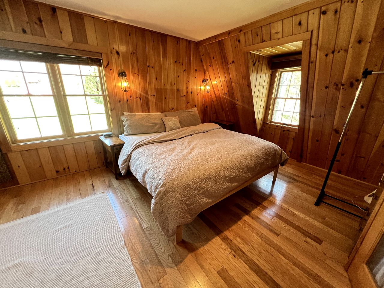 Tranquil Cabin Hideaway with Firepit and Riverfront Views on the Green River in Vermont