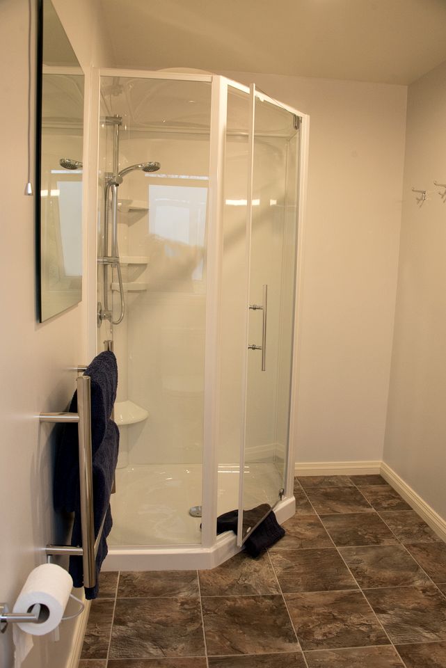 Secluded Luxury Vineyard Suite with Private Wine Tastings Near Alexandra, New Zealand