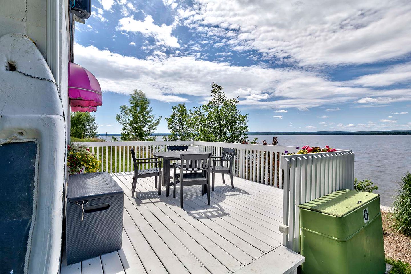 Lakefront Cottage near Algonquin Provincial Park, Ontario