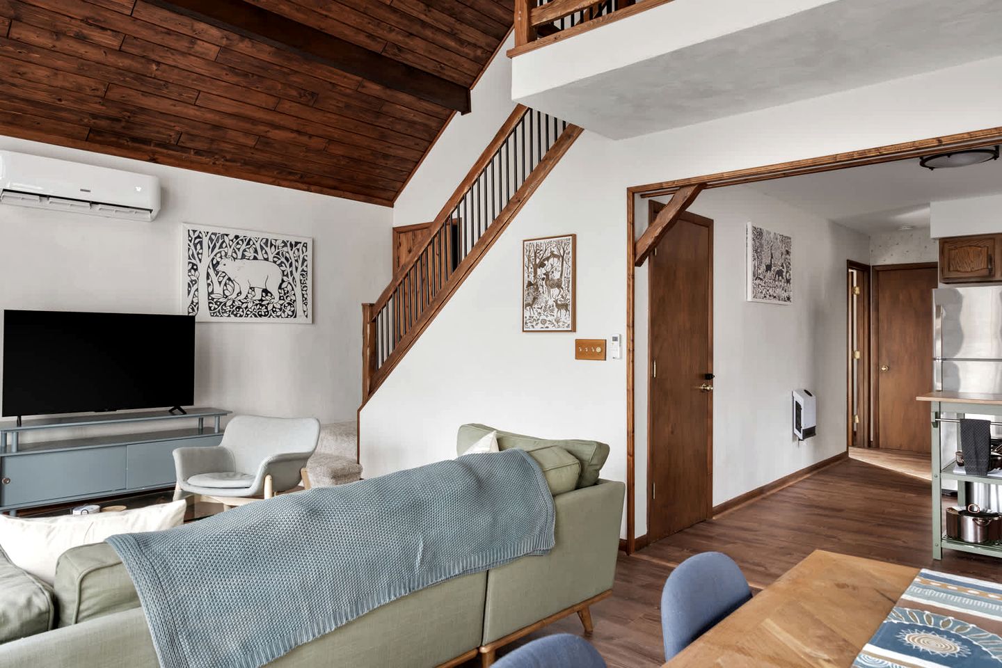 Tranquil Cabin in Berkeley Springs State Park with Wood Burning Stove, Fire Pit, Grill, and a Hammock for the Ultimate Relaxing Getaway