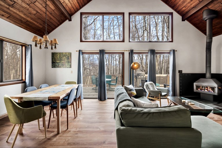 Cabins (United States of America, --, West Virginia)