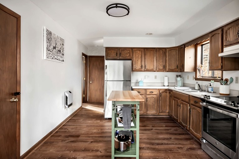 Cabins (United States of America, --, West Virginia)