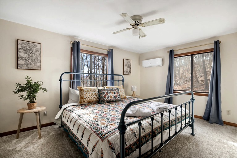 Cabins (United States of America, --, West Virginia)