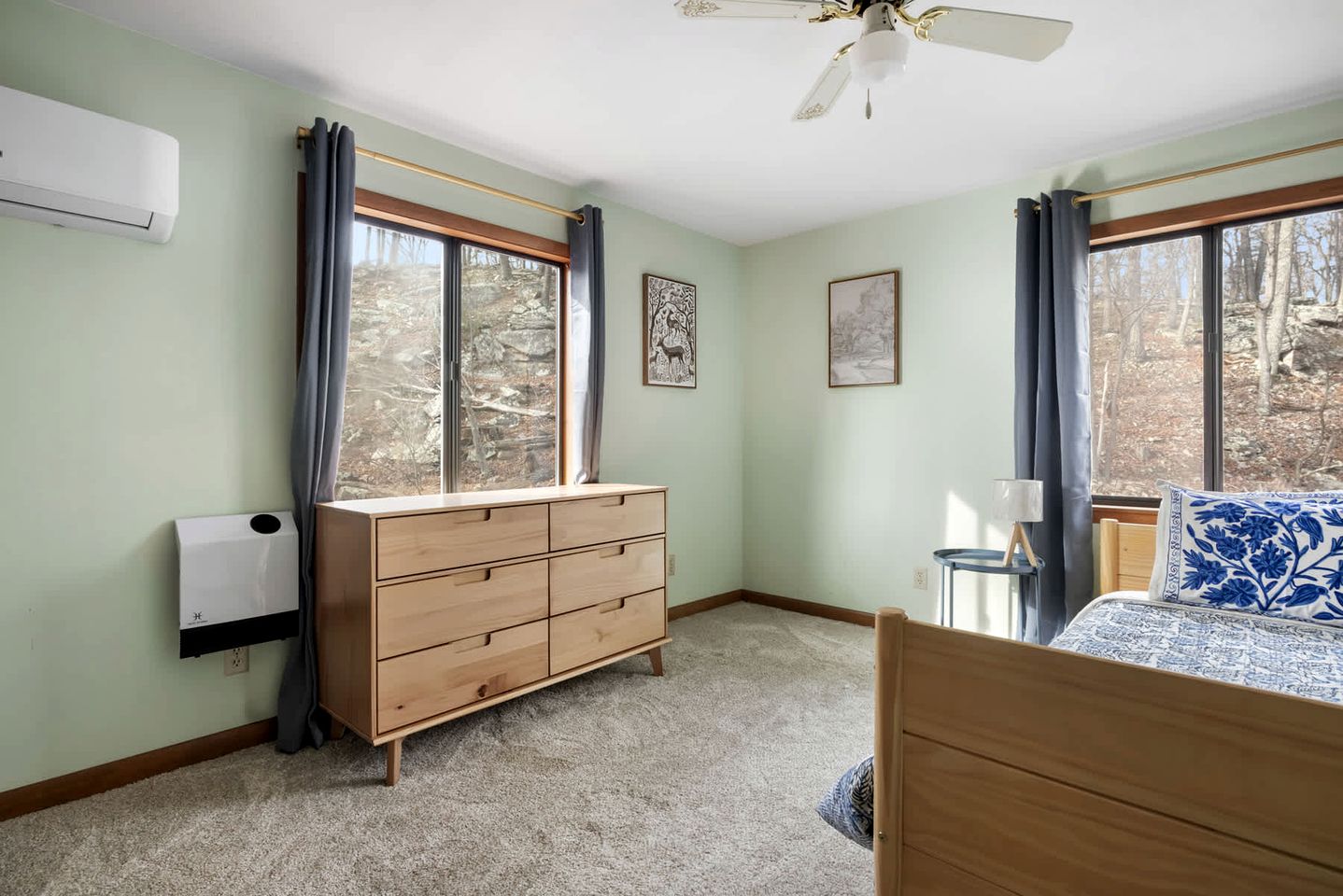Tranquil Cabin in Berkeley Springs State Park with Wood Burning Stove, Fire Pit, Grill, and a Hammock for the Ultimate Relaxing Getaway