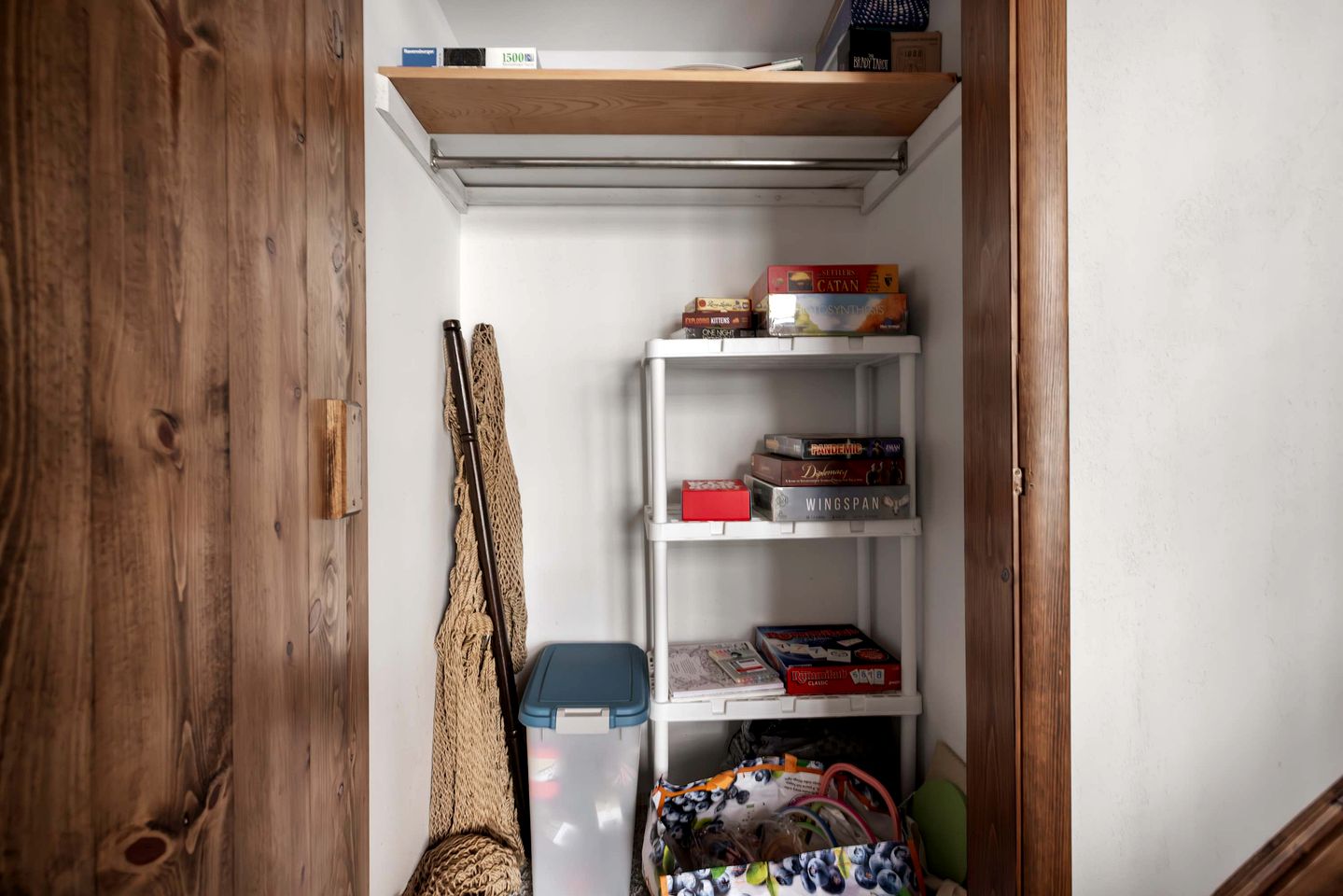 Tranquil Cabin in Berkeley Springs State Park with Wood Burning Stove, Fire Pit, Grill, and a Hammock for the Ultimate Relaxing Getaway