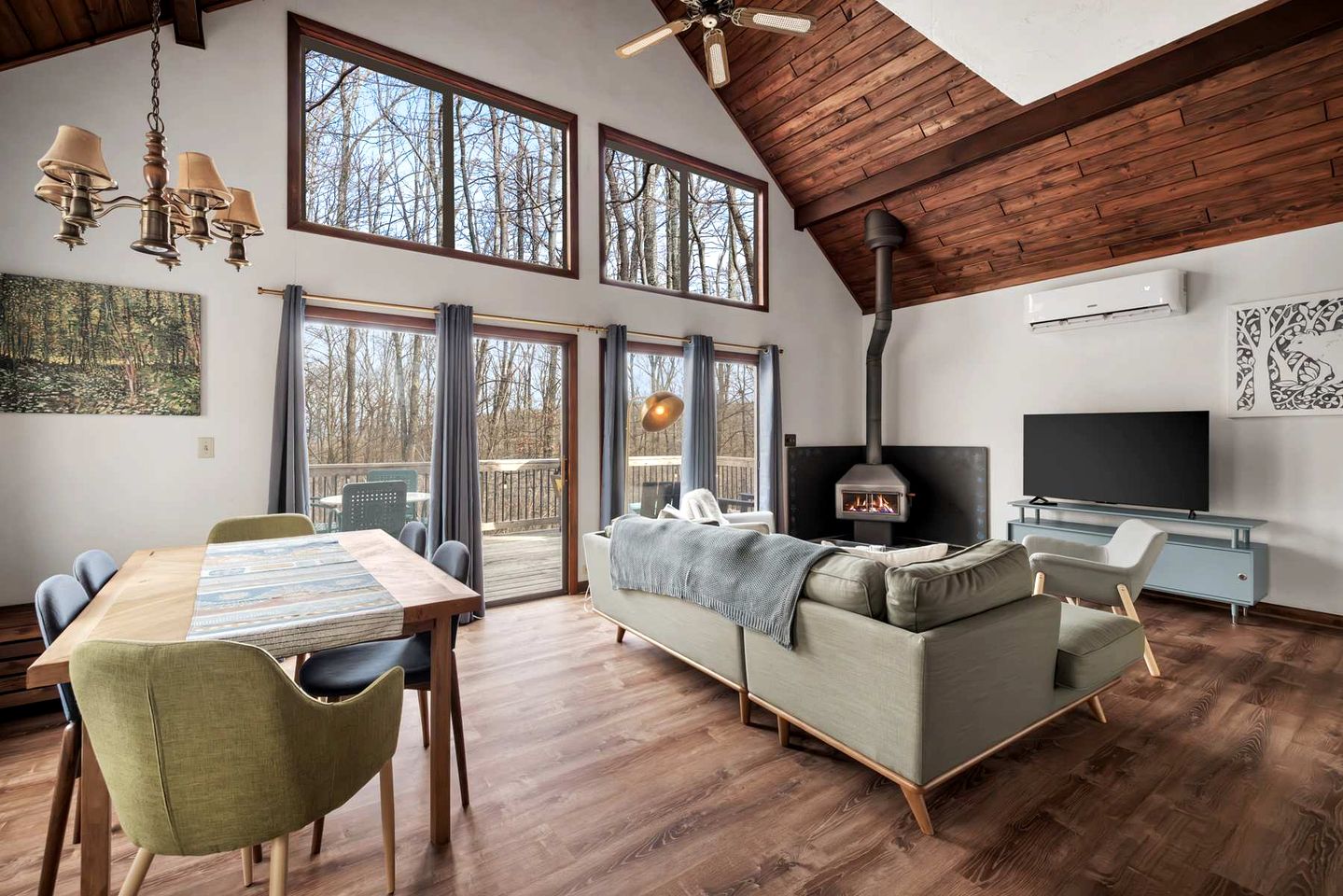 Tranquil Cabin in Berkeley Springs State Park with Wood Burning Stove, Fire Pit, Grill, and a Hammock for the Ultimate Relaxing Getaway