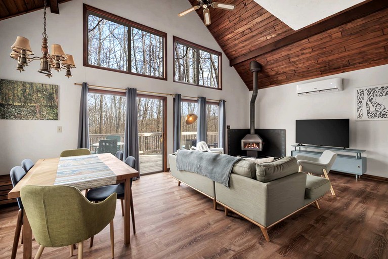 Cabins (United States of America, --, West Virginia)