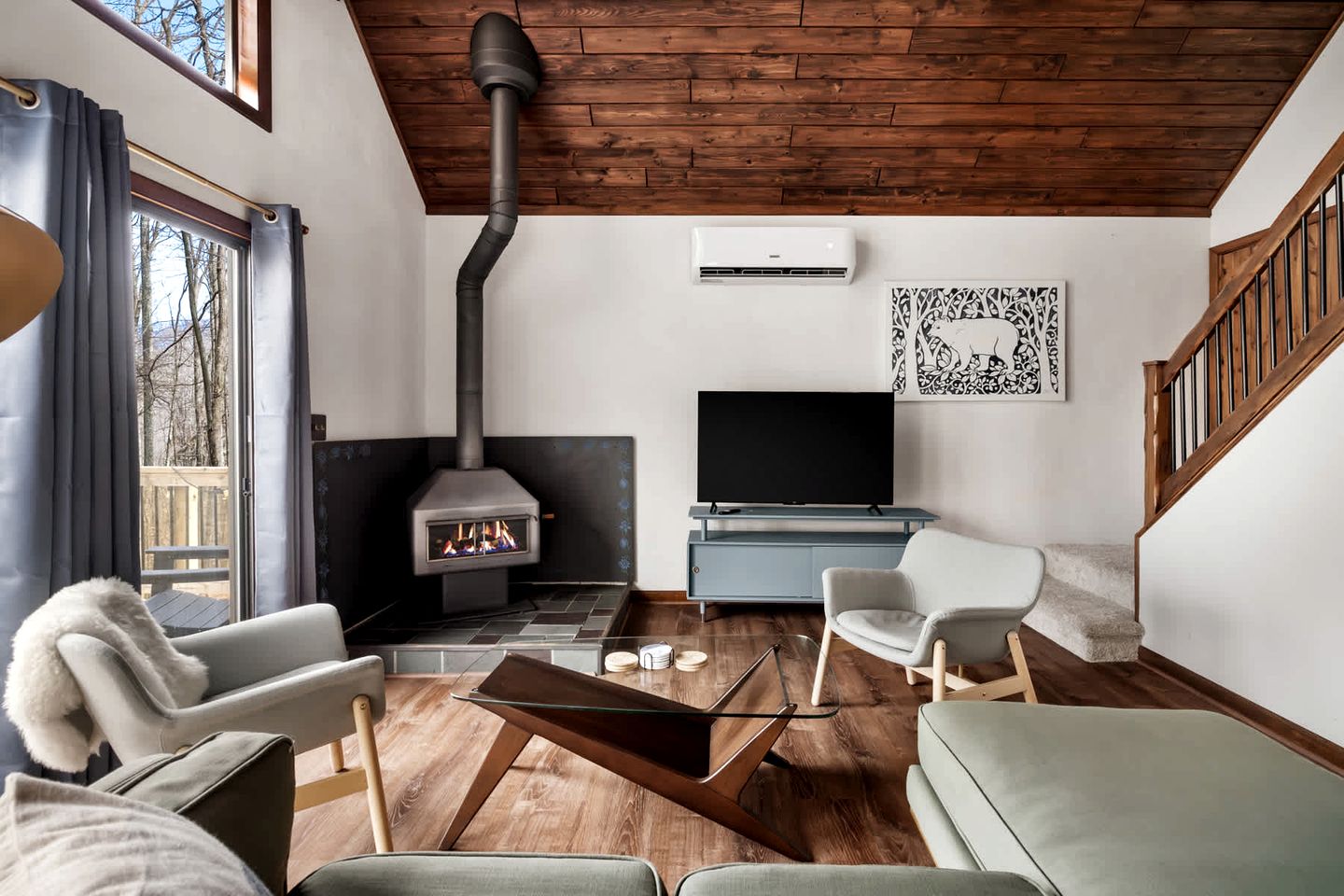 Tranquil Cabin in Berkeley Springs State Park with Wood Burning Stove, Fire Pit, Grill, and a Hammock for the Ultimate Relaxing Getaway