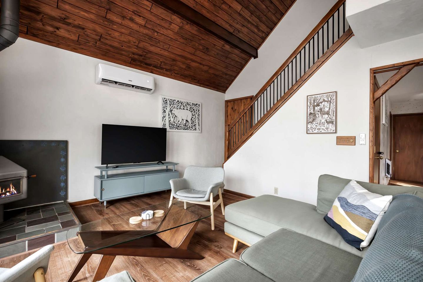 Tranquil Cabin in Berkeley Springs State Park with Wood Burning Stove, Fire Pit, Grill, and a Hammock for the Ultimate Relaxing Getaway