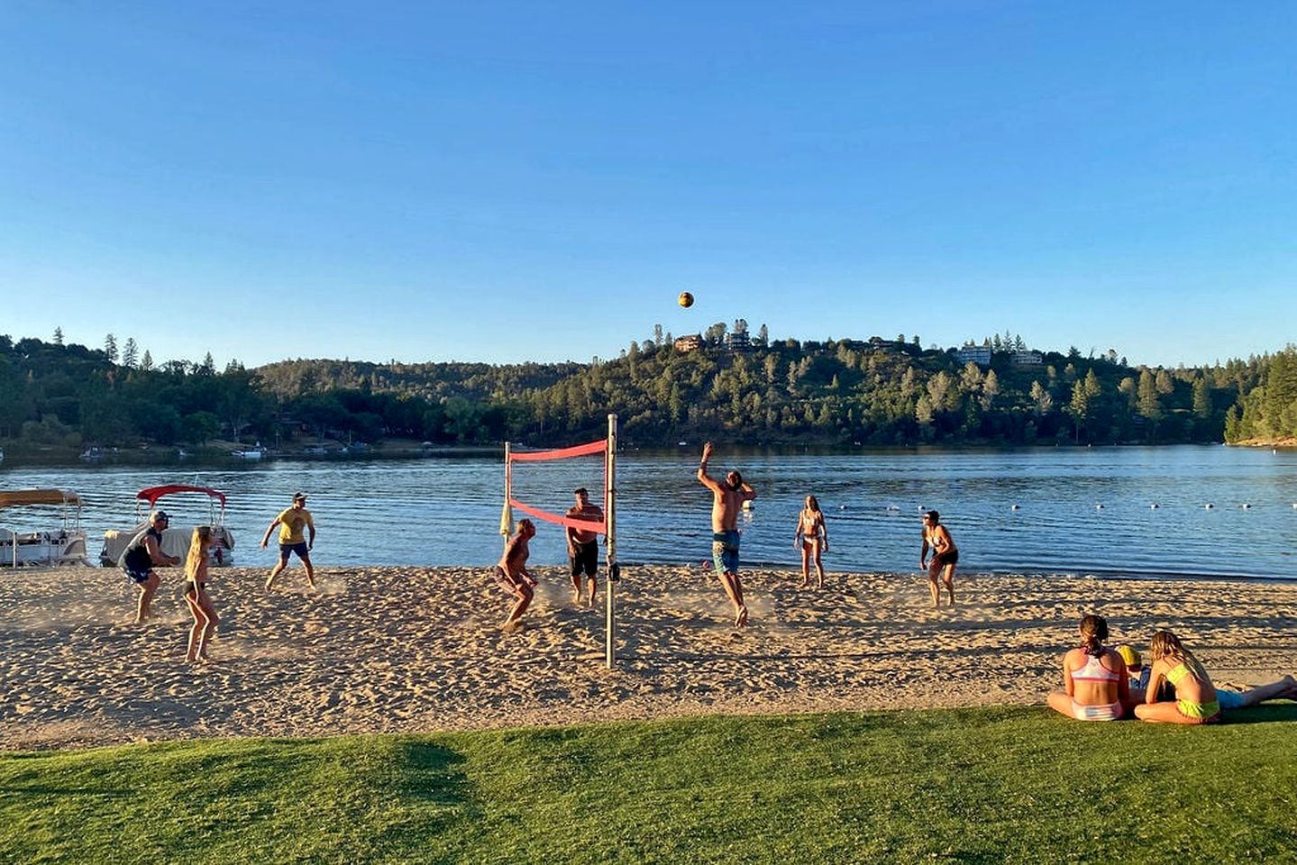 Pet-Perfect Pine Mountain Lake: Explore Beaches from Your Pet-Friendly Rental