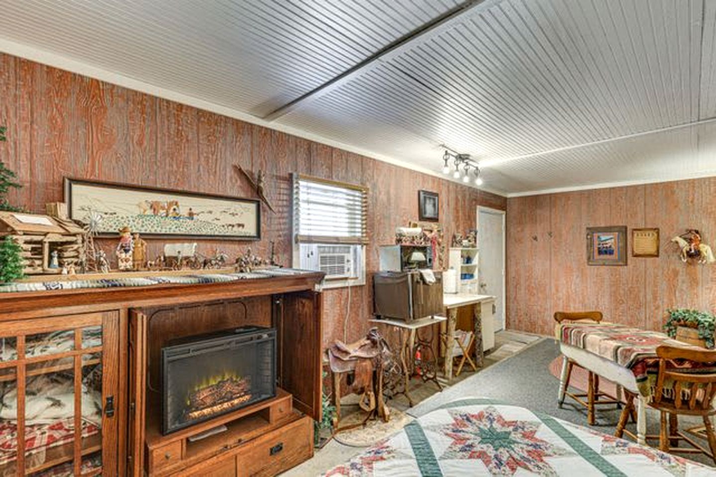 Enchanting Historic Cabin Haven near Black Hills Mountain in South Dakota