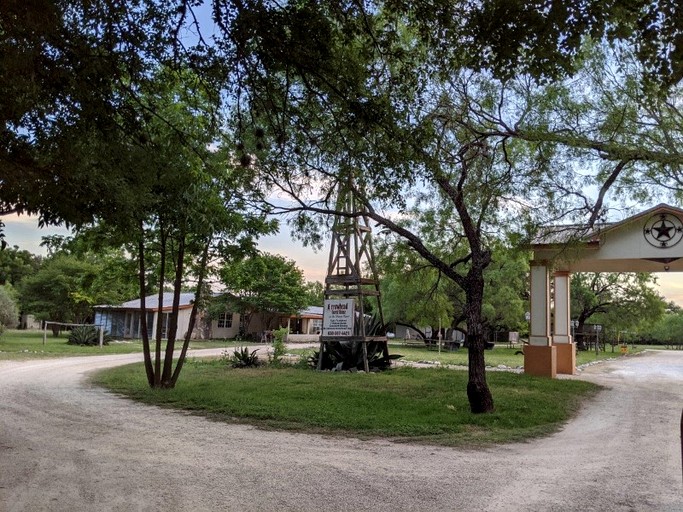 guest house | Cottages (Camp Wood, Texas, United States of America)