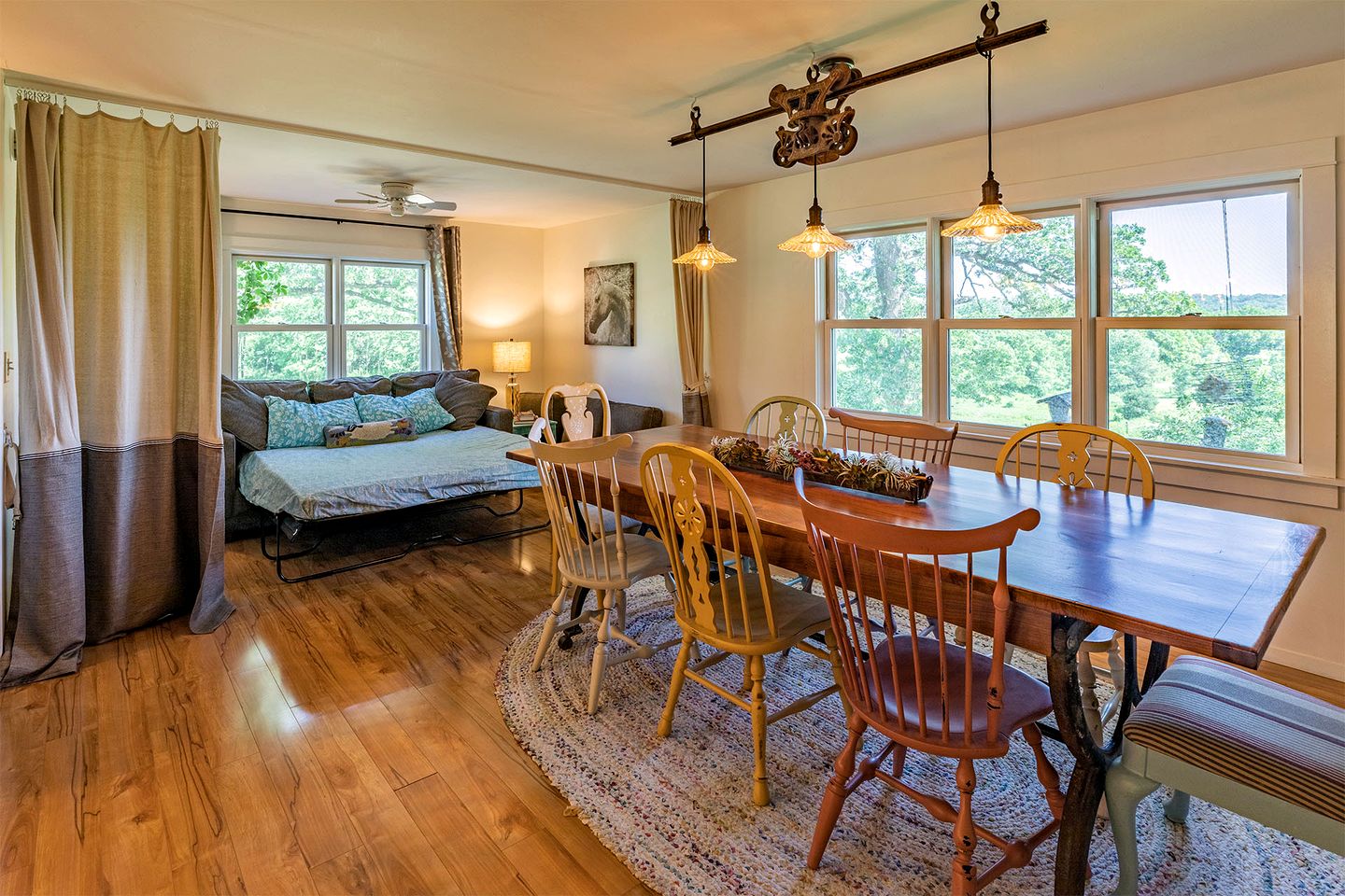 Peaceful and Serene Farmstead Retreat with Horseback Riding in Stockton, Illinois, Perfect for a Family Getaway
