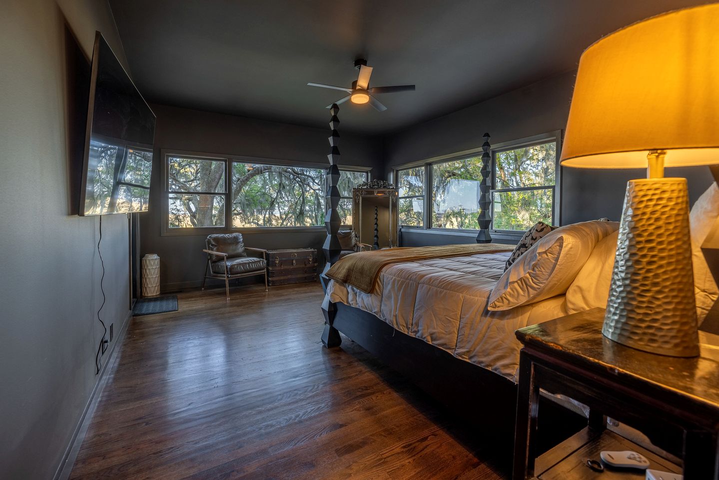 Private Luxury Lodge with Hot Tub for Family Reunions and Special Celebrations in Townsend, Georgia