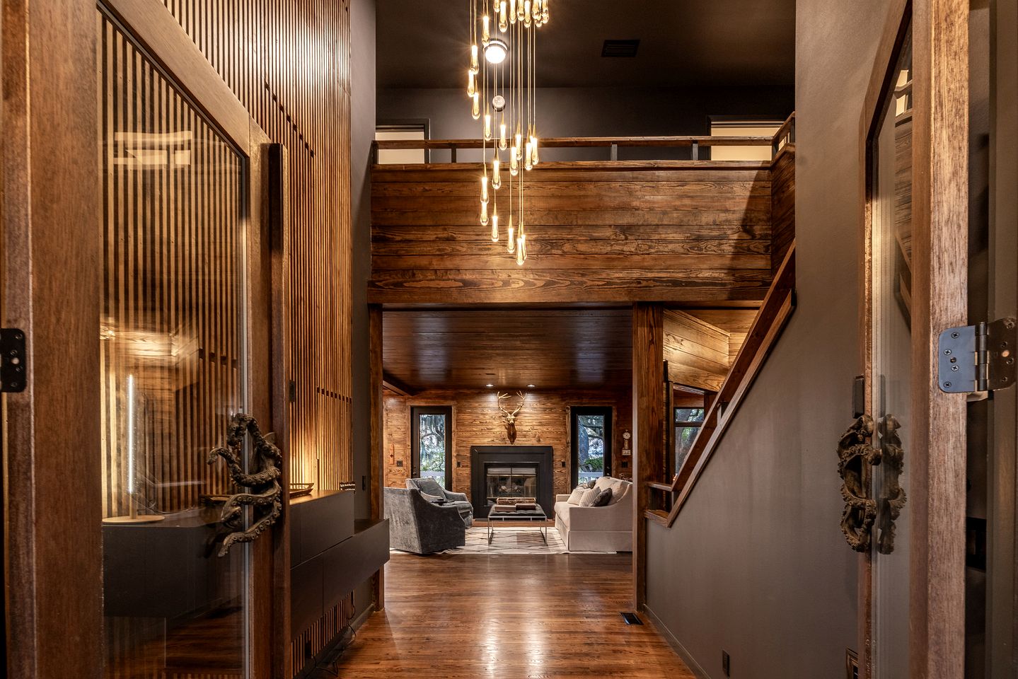 Private Luxury Lodge with Hot Tub for Family Reunions and Special Celebrations in Townsend, Georgia