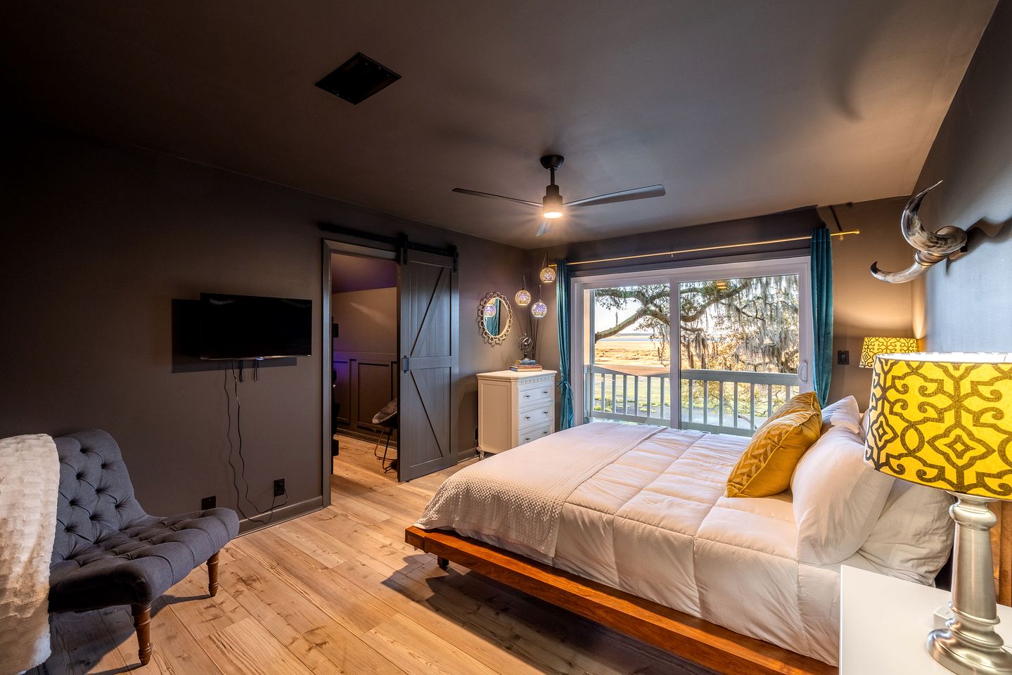 Private Luxury Lodge with Hot Tub for Family Reunions and Special Celebrations in Townsend, Georgia