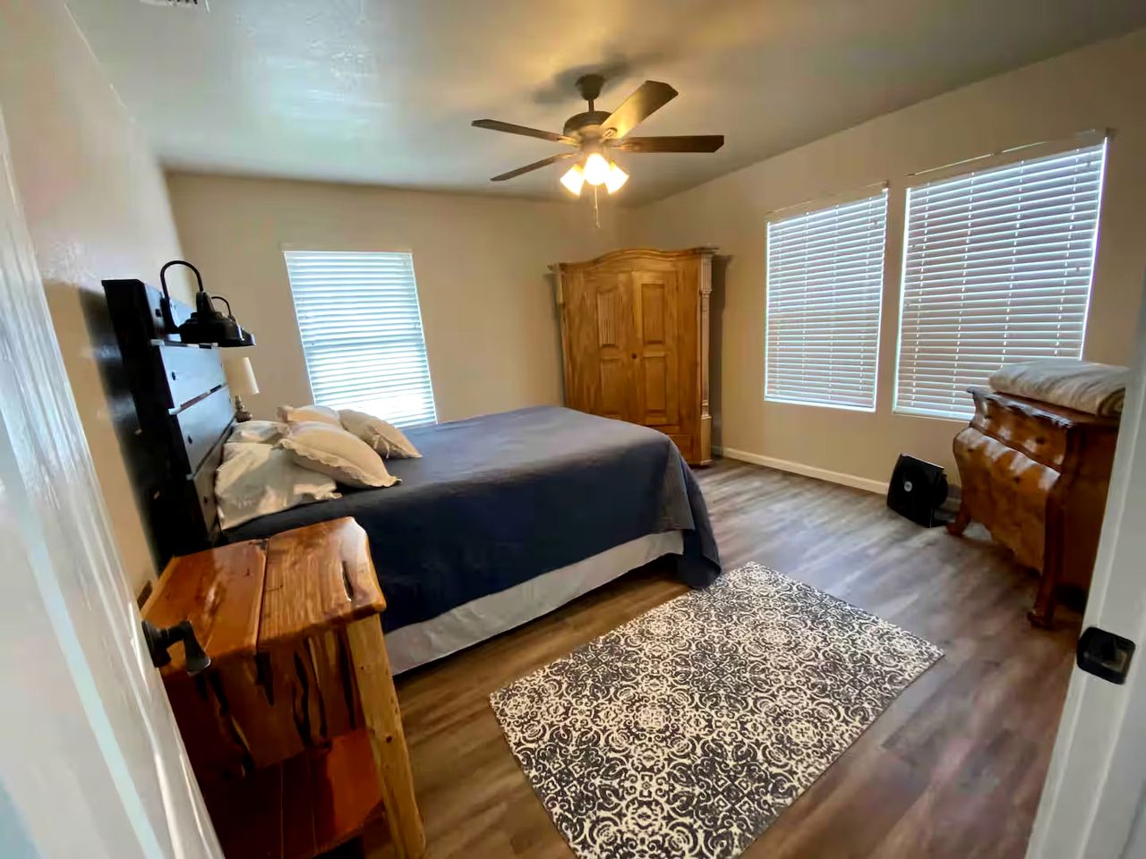 Spacious Ranch House Perfect for a Family Glamping Getaway in Mico, Texas